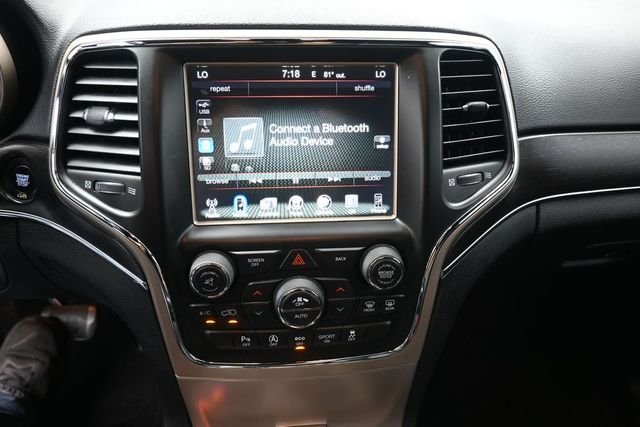Used 2017 Gray Jeep Limited image 3