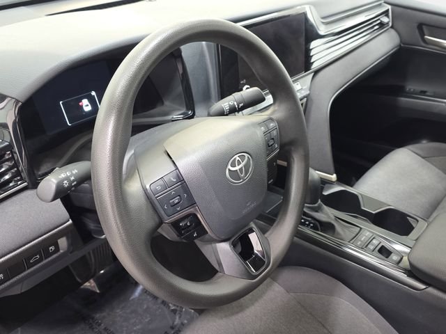 2025 Toyota Camry LE - Photo 29