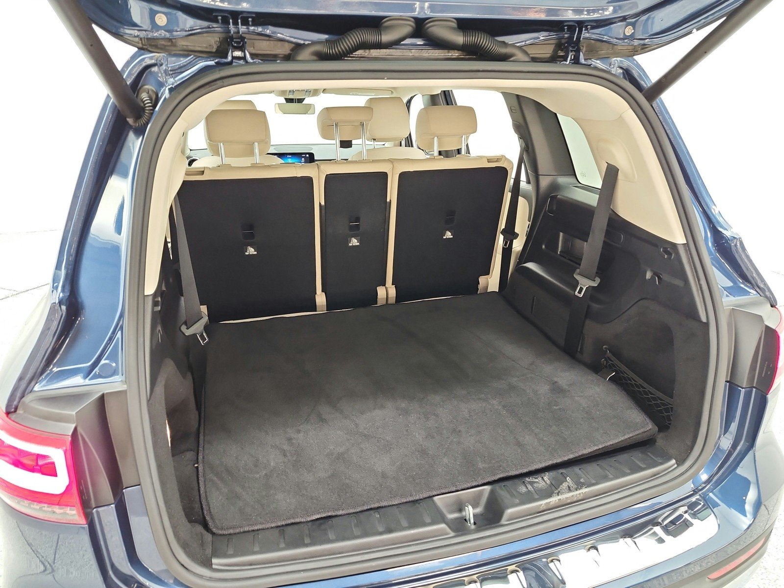 Used 2022 Denim Blue Metallic Mercedes-Benz GLB 250 SUV image 21