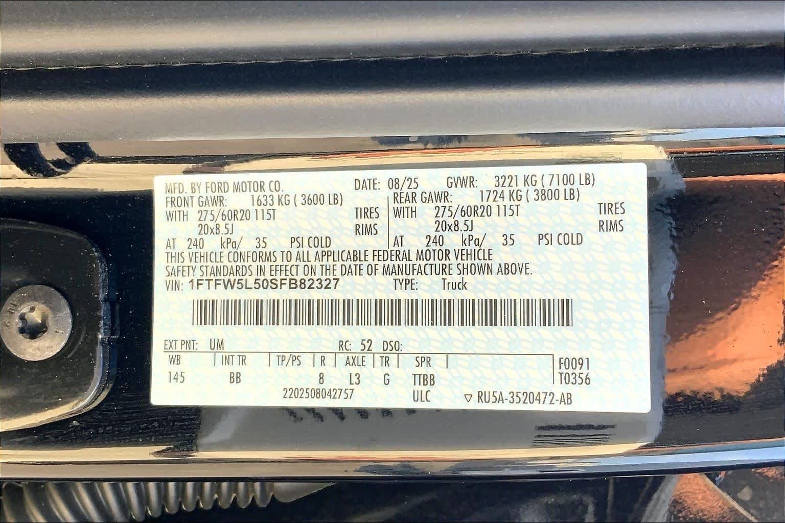 Used 2025 Agate Black Metallic Ford LARIAT image 35