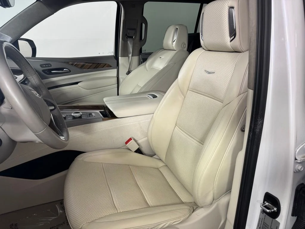 Used 2024 Crystal White Tricoat Cadillac Sport Platinum image 13
