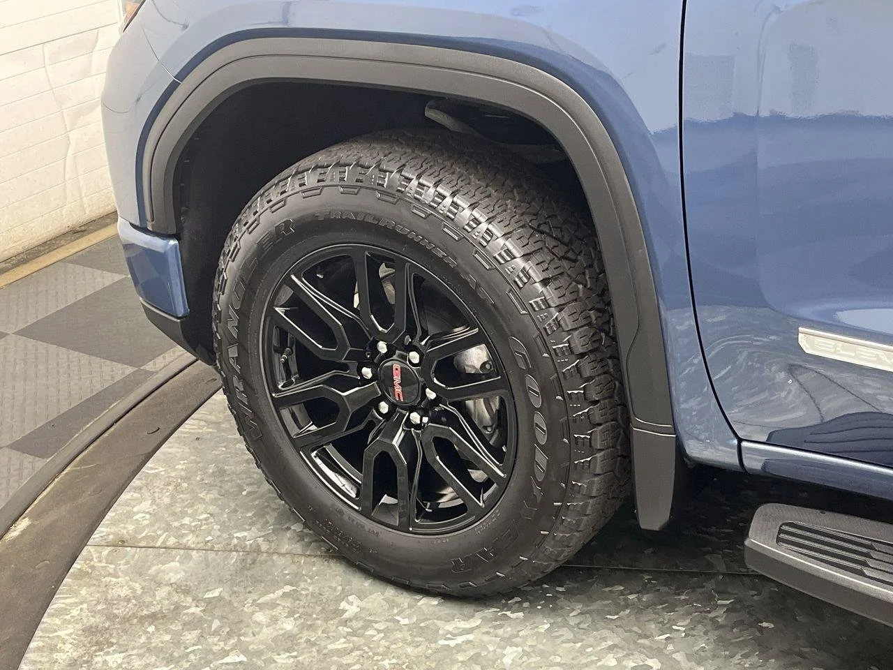 Used 2026 Blue GMC Elevation image 38