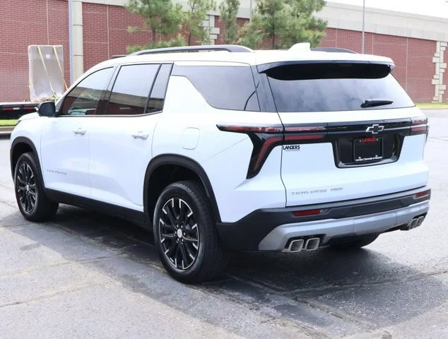 New 2026 Polar White Tricoat Chevrolet LT image 7