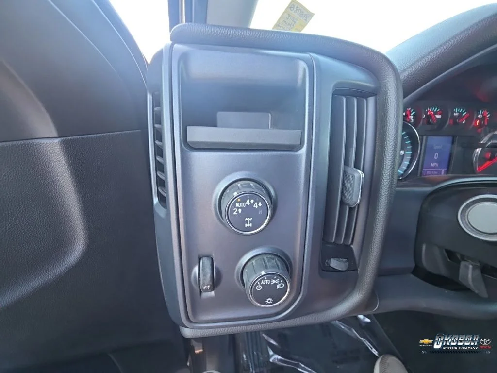 Used 2018 Black Chevrolet Custom image 12