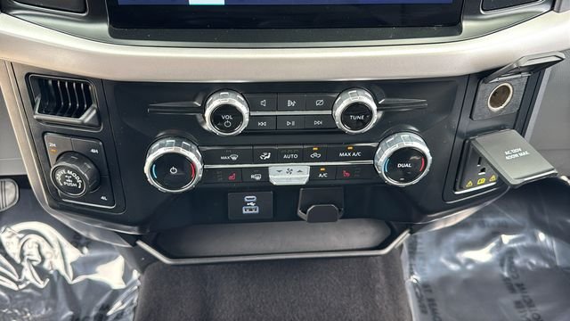 Used 2023 White Ford XLT image 26