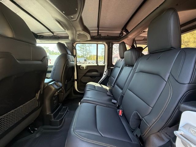 2025 Jeep Wrangler 4-Door Sahara - Photo 16