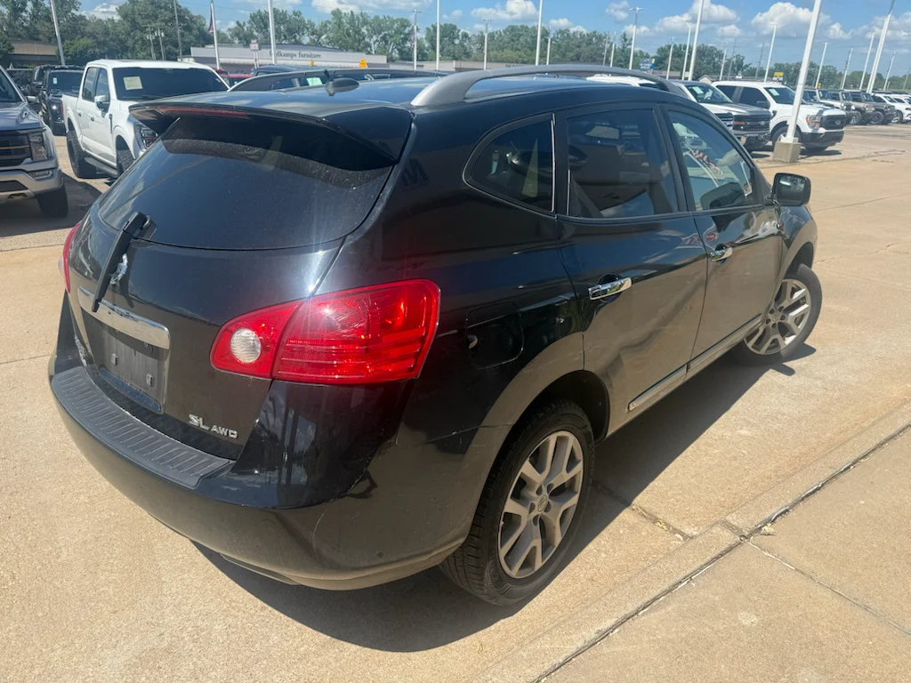 Used 2012 Super Black Nissan SL image 8