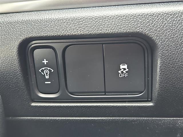 2025 Kia Sorento S - Photo 27