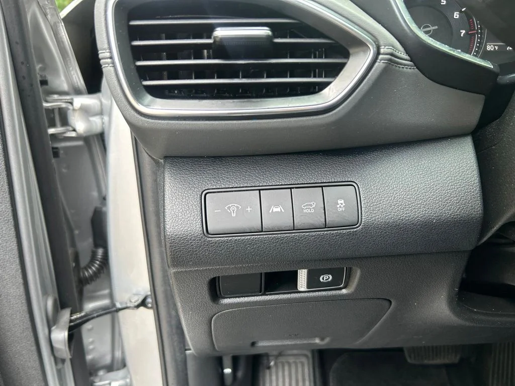 Used 2023 Silver Hyundai SEL image 24