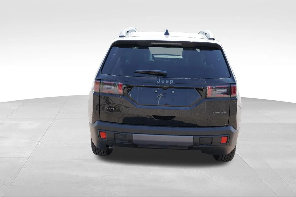 New 2026 Diamond Black Crystal Pearlcoat Jeep Limited image 4