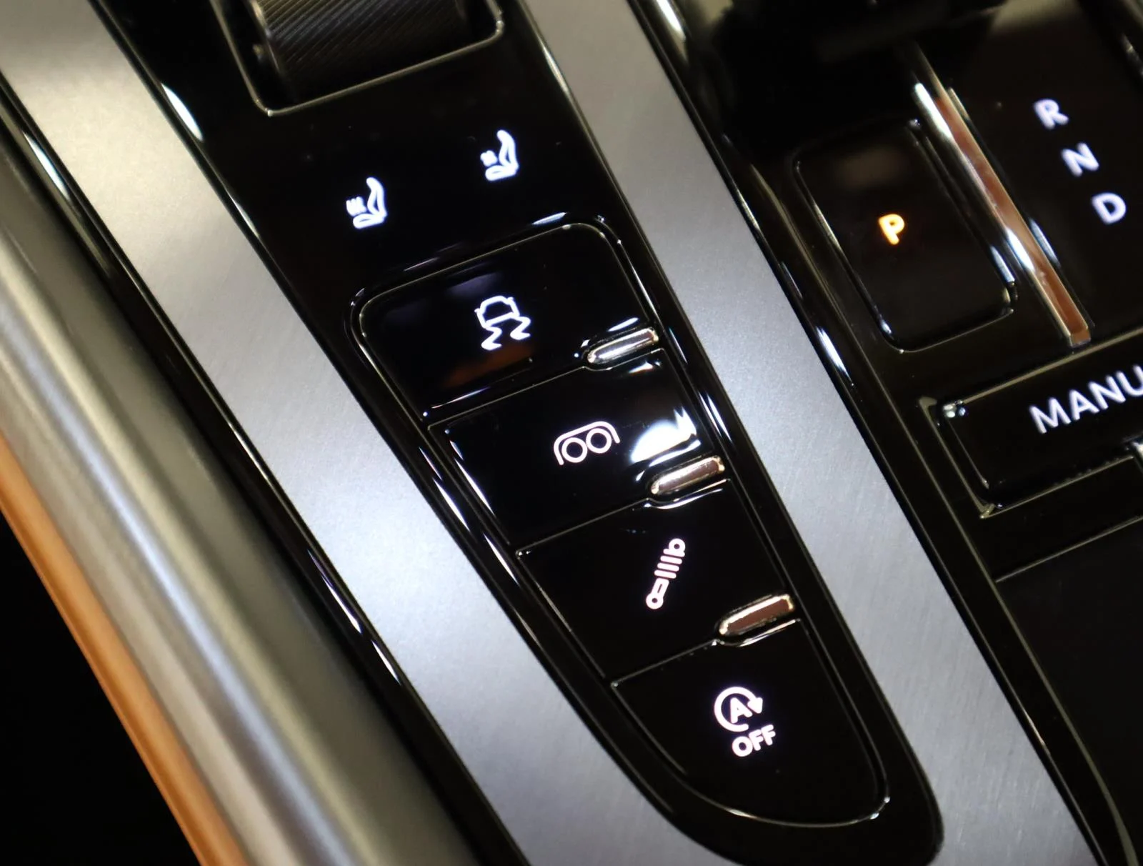 Used 2024 Zenith White Aston Martin Coupe image 29