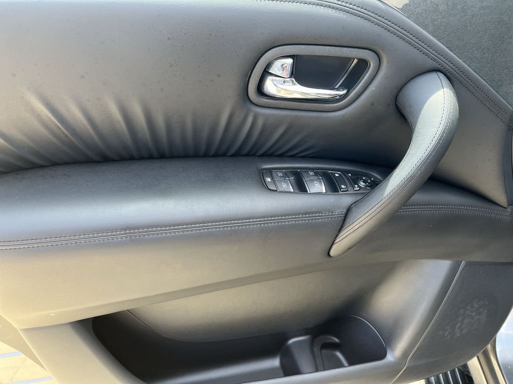 Used 2022 Gray Nissan SV image 13
