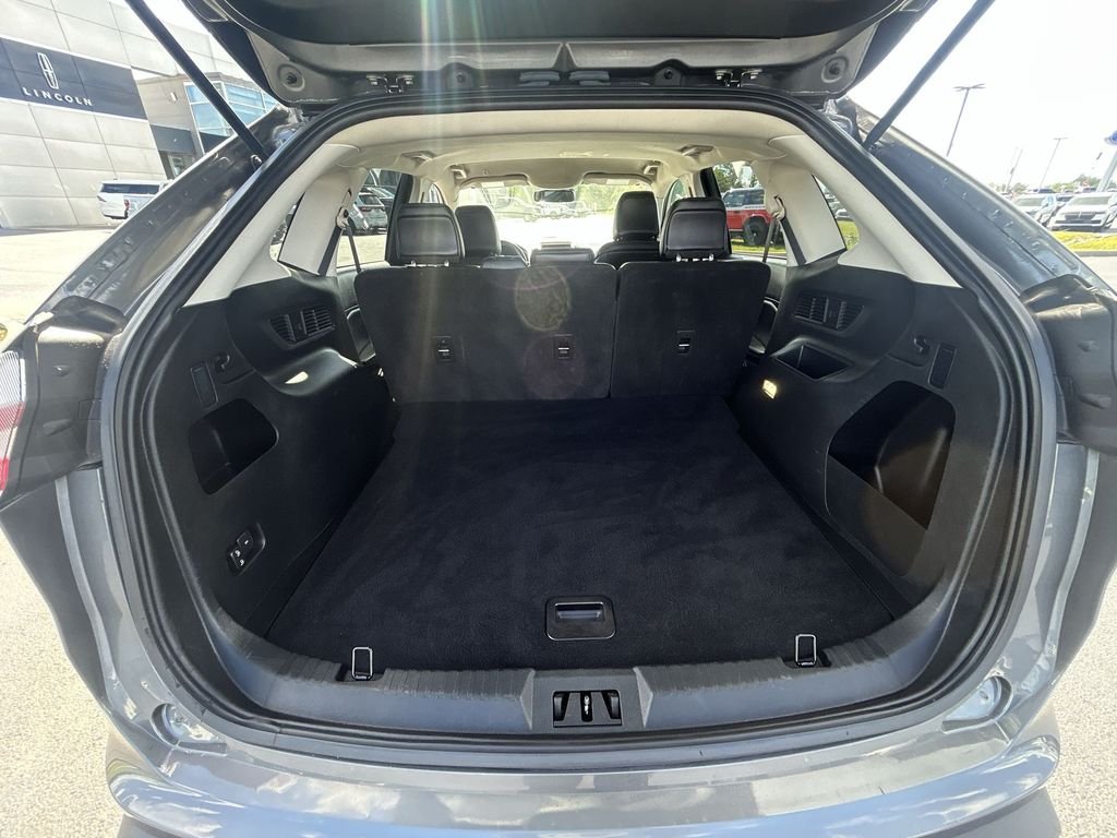 Used 2023 Gray Ford SEL image 29