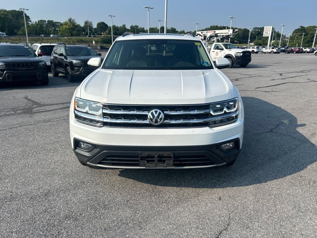 Used 2020 White Volkswagen 3.6L V6 SE image 3