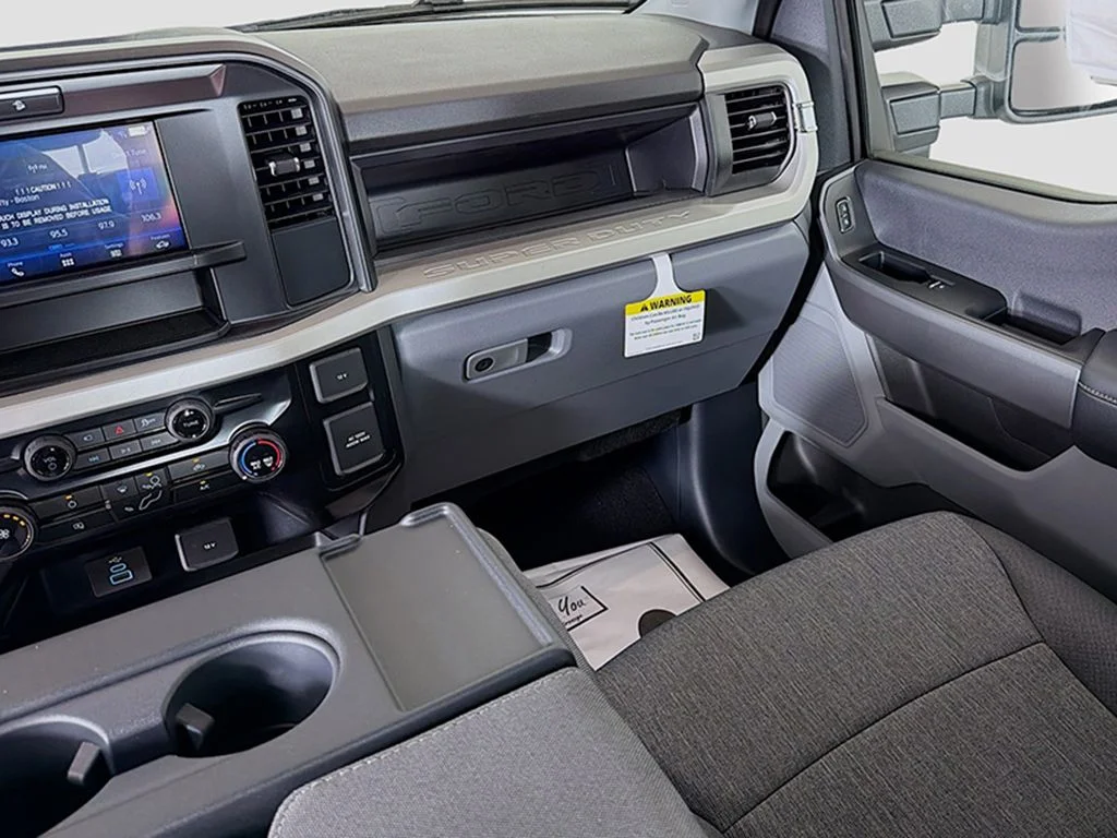 New 2025 Oxford White Ford F-350® XL image 25