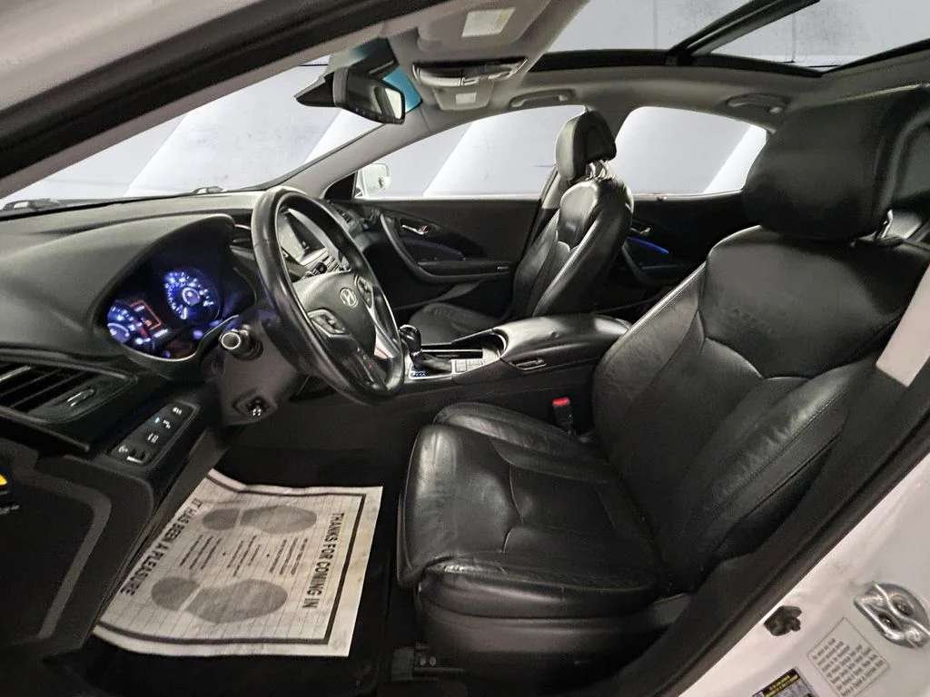 Used 2016 White Hyundai Limited image 7