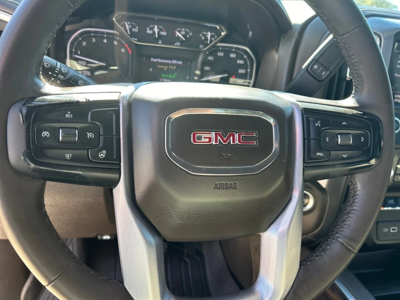 Used 2020 WHITE FROST TRICOAT GMC SLT image 17