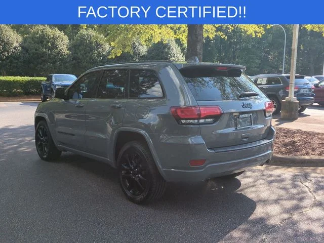Used 2022 Gray Jeep Laredo X image 3