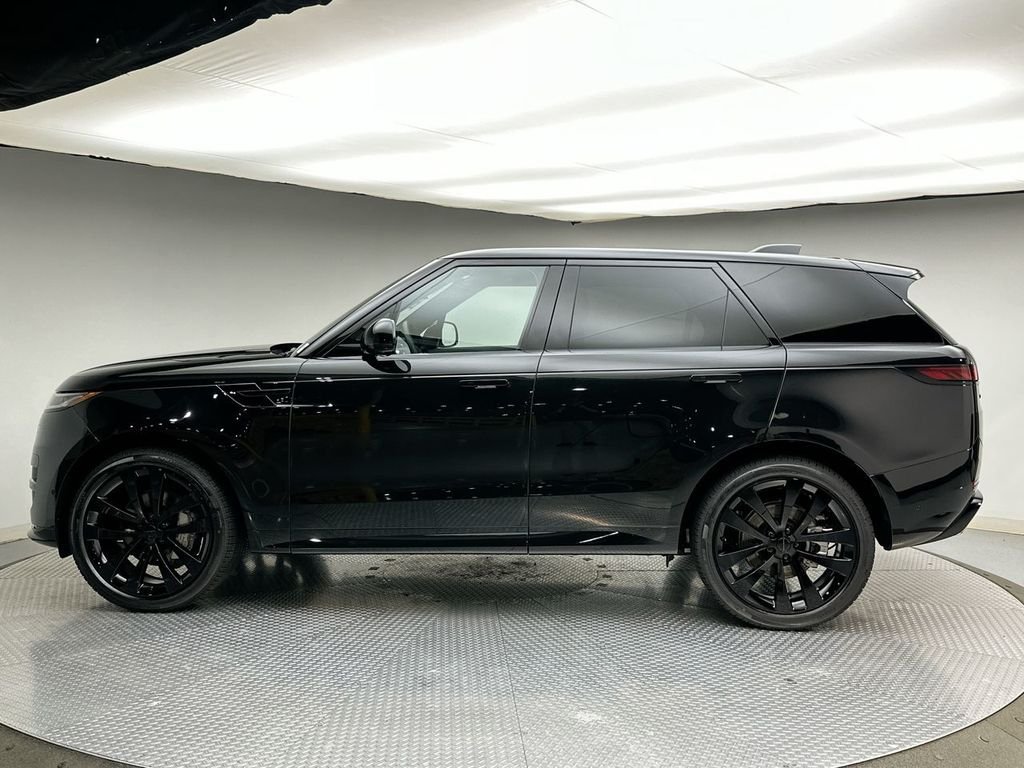 New 2027 Santorini Black Land Rover Dynamic SE image 2