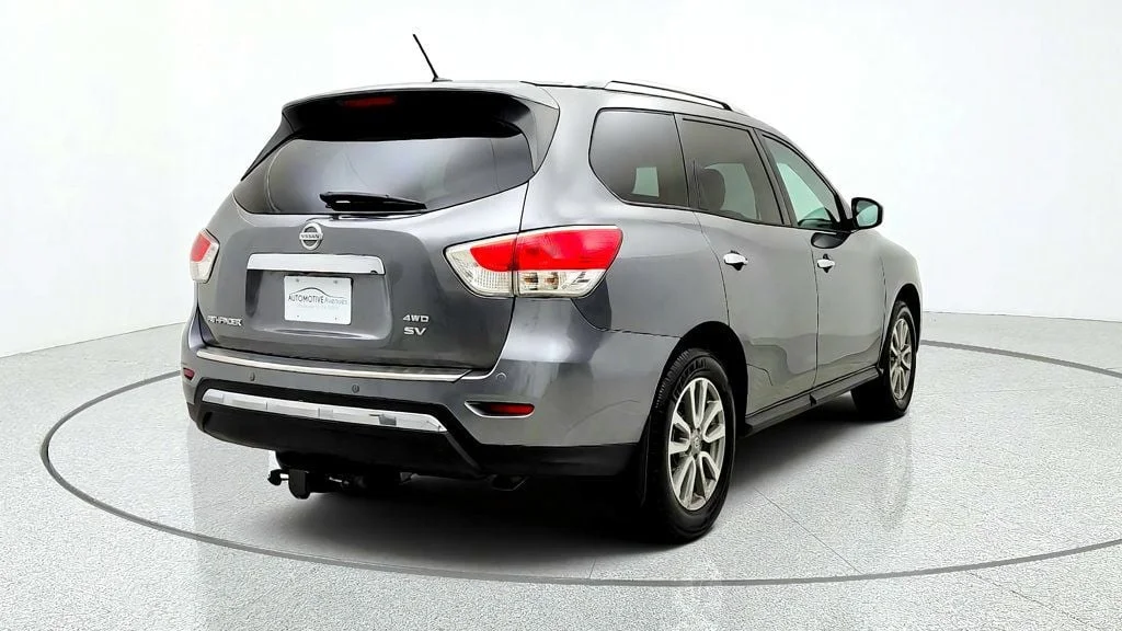 Used 2016 Gun Metallic Nissan 4WD 4dr SV image 5