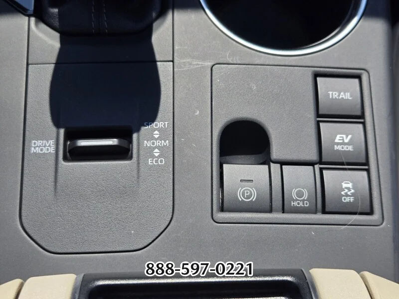 Used 2025 Cypress TOYOTA XLE image 26