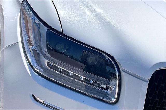 Used 2020 White Lincoln Reserve image 30