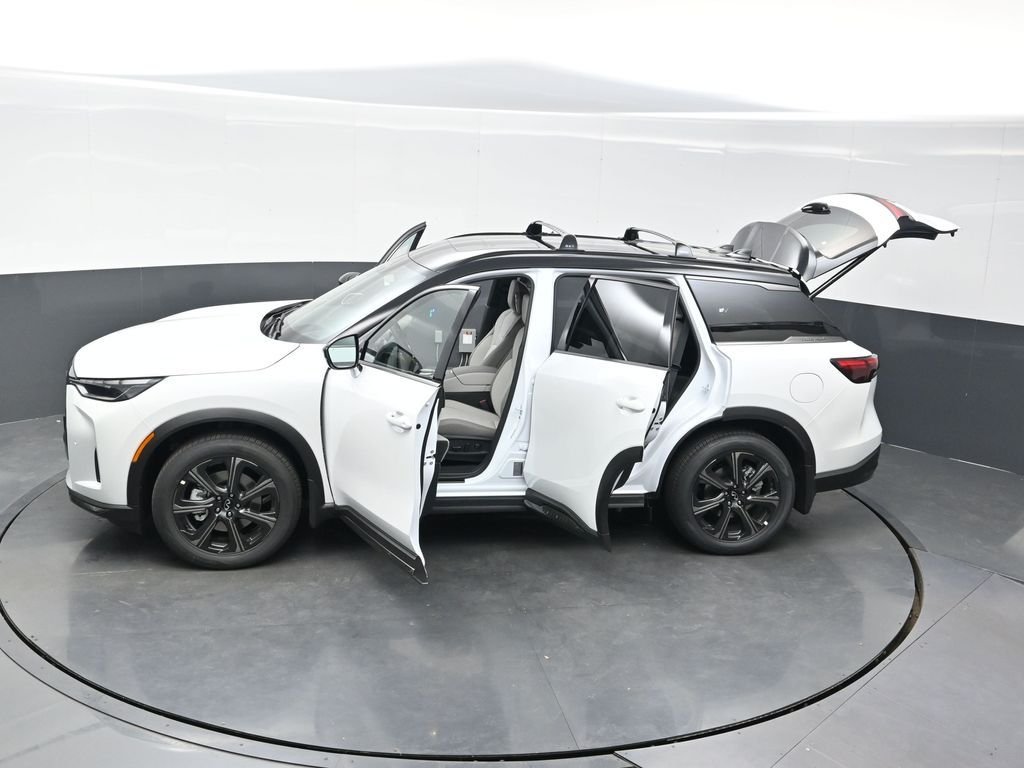 New 2027 2T RAD WHT INFINITI Autograph AWD image 50
