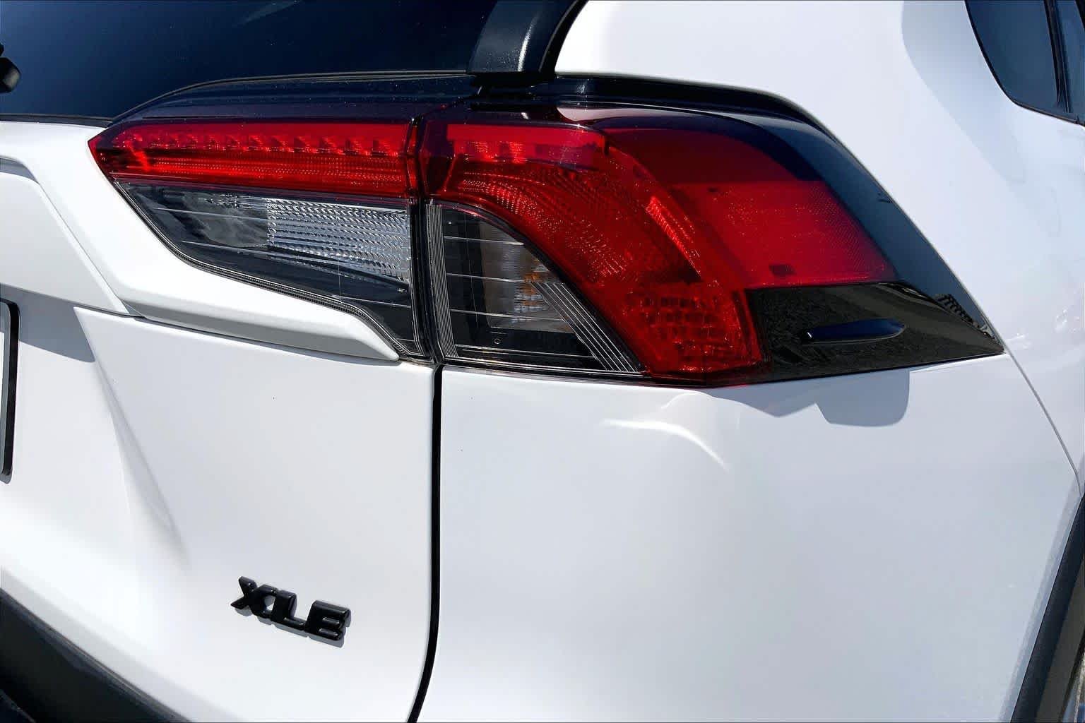 Used 2025 Ice Cap Toyota XLE image 30
