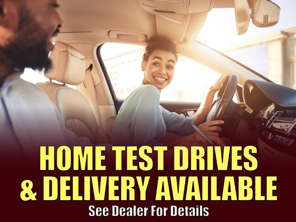 Used 2015 Red Ford XLT image 16
