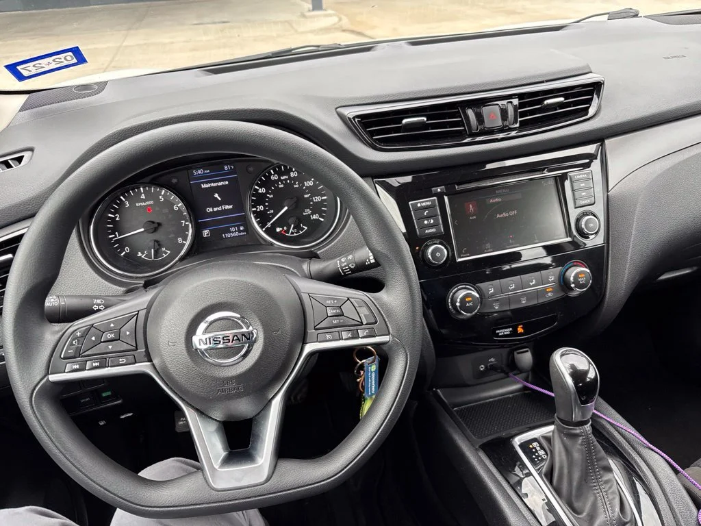 Used 2021 White Nissan S image 7