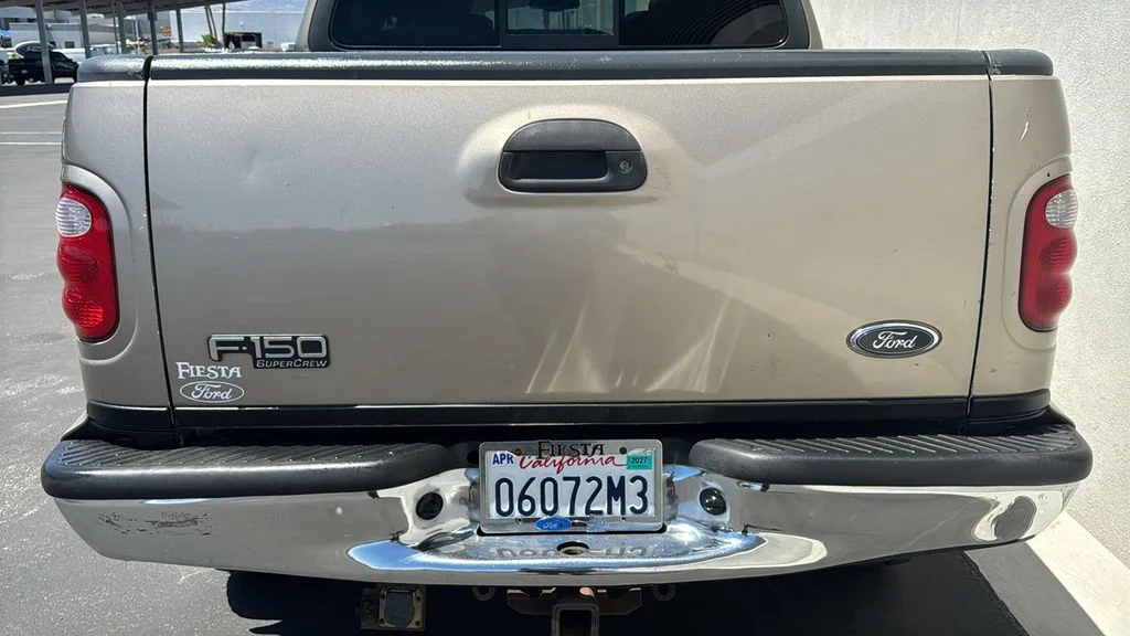 Used 2001 Beige Ford Lariat image 9