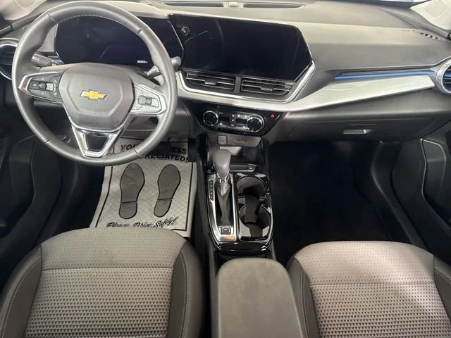 Used 2025 Summit White Chevrolet LT image 22