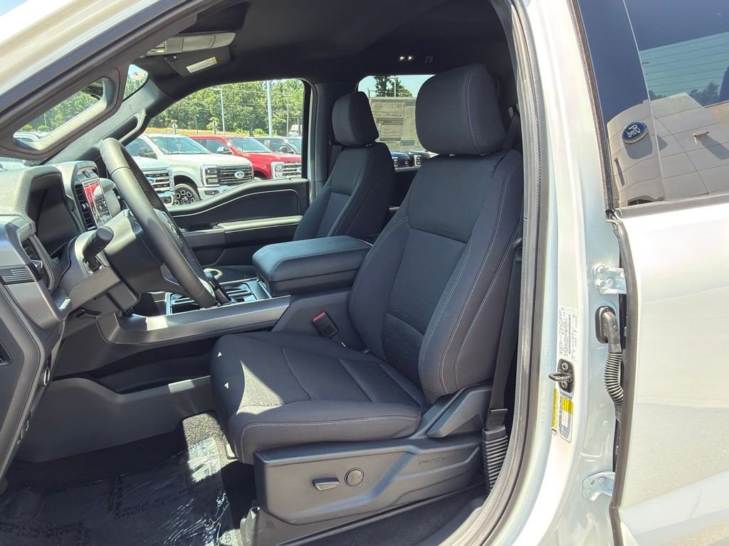 New 2026 Oxford White Ford XLT image 9