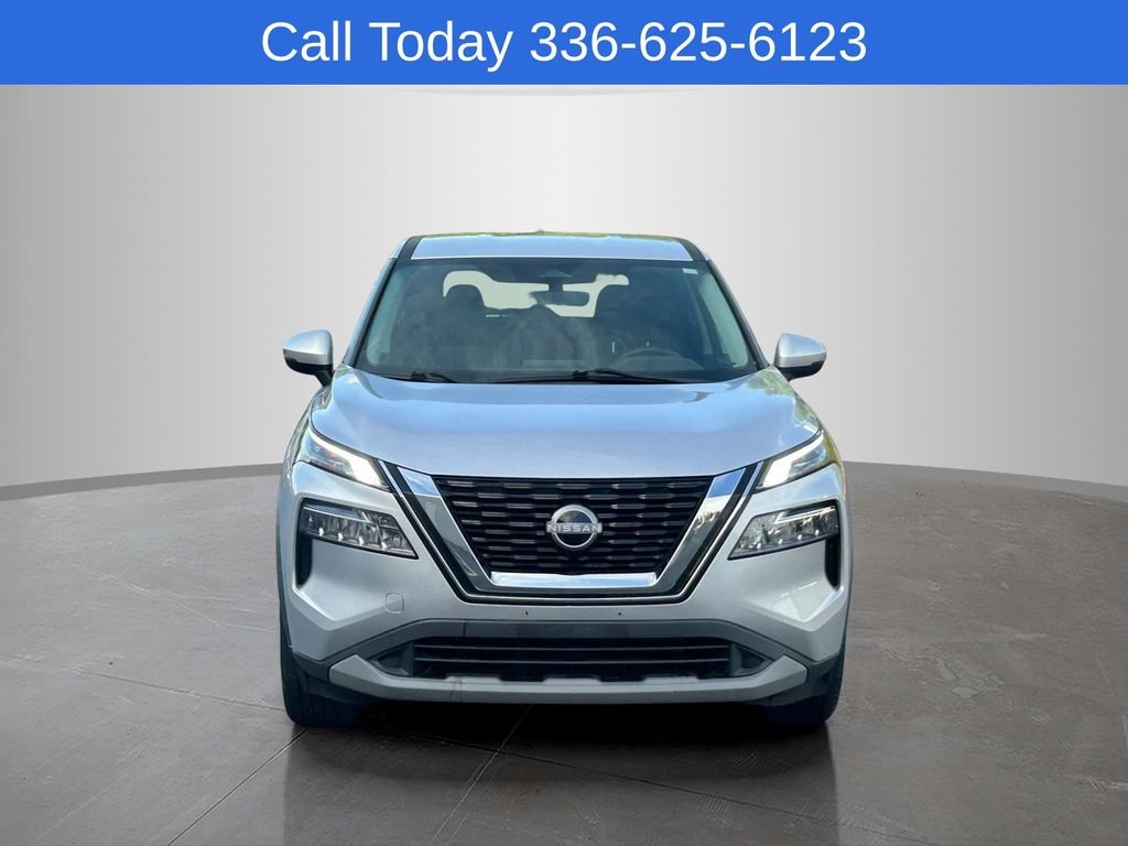 Used 2022 Silver Nissan SV image 8
