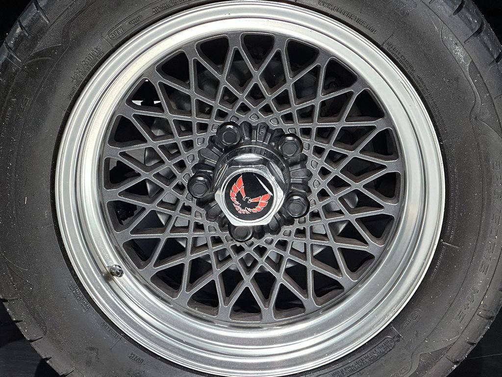 Used 1987 Red Pontiac  image 14