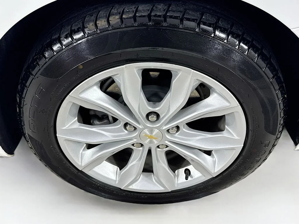 Used 2024 White Chevrolet LT image 39