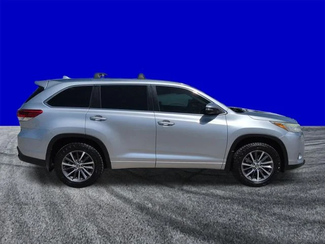 Certified Used 2018 2018 TOYOTA HIGHLANDER XLE Toyota XLE image 3