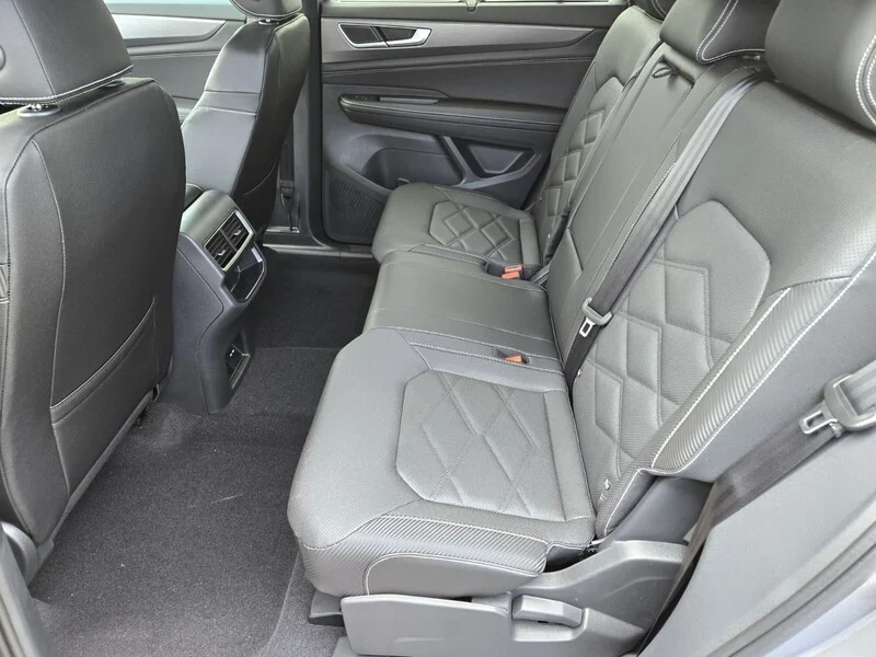 2025 Volkswagen Atlas Cross Sport SE w/Tech - Photo 7