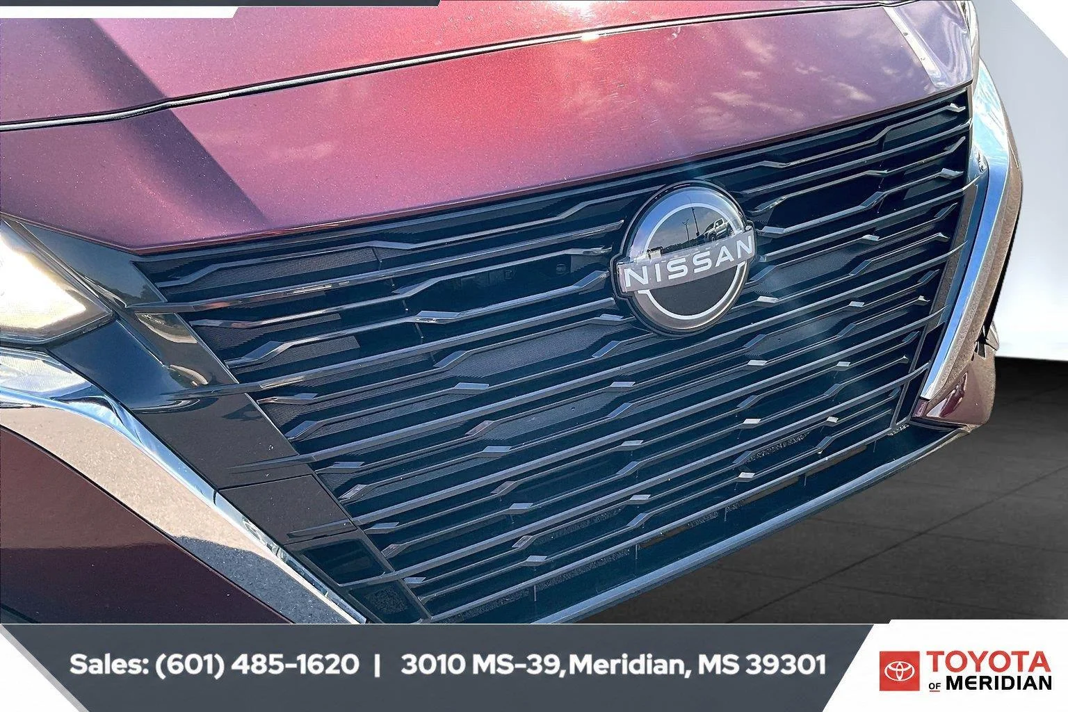 Used 2025 Garnet Pearl Metallic Nissan SV image 21