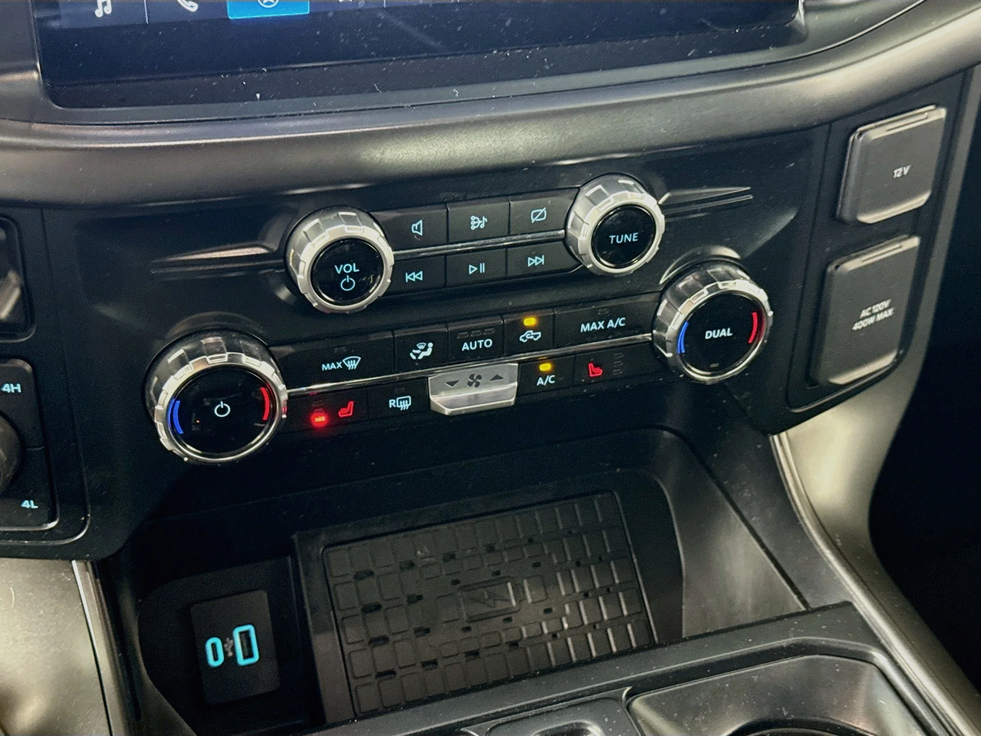 Used 2024 Antimatter Blue Metallic Ford XLT image 16