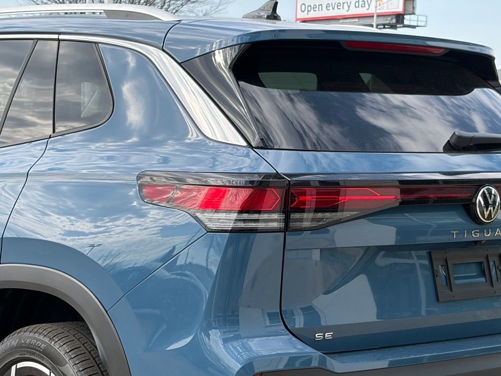 New 2026 Monterey Blue Pearl Volkswagen 2.0T SE image 12
