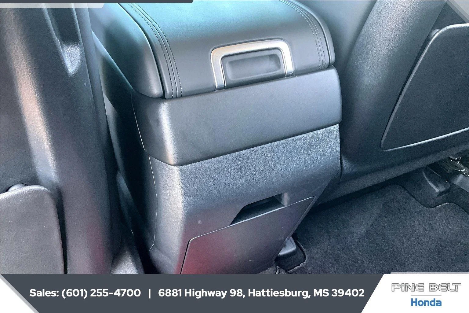 Used 2025 Serenity White Hyundai SEL image 25