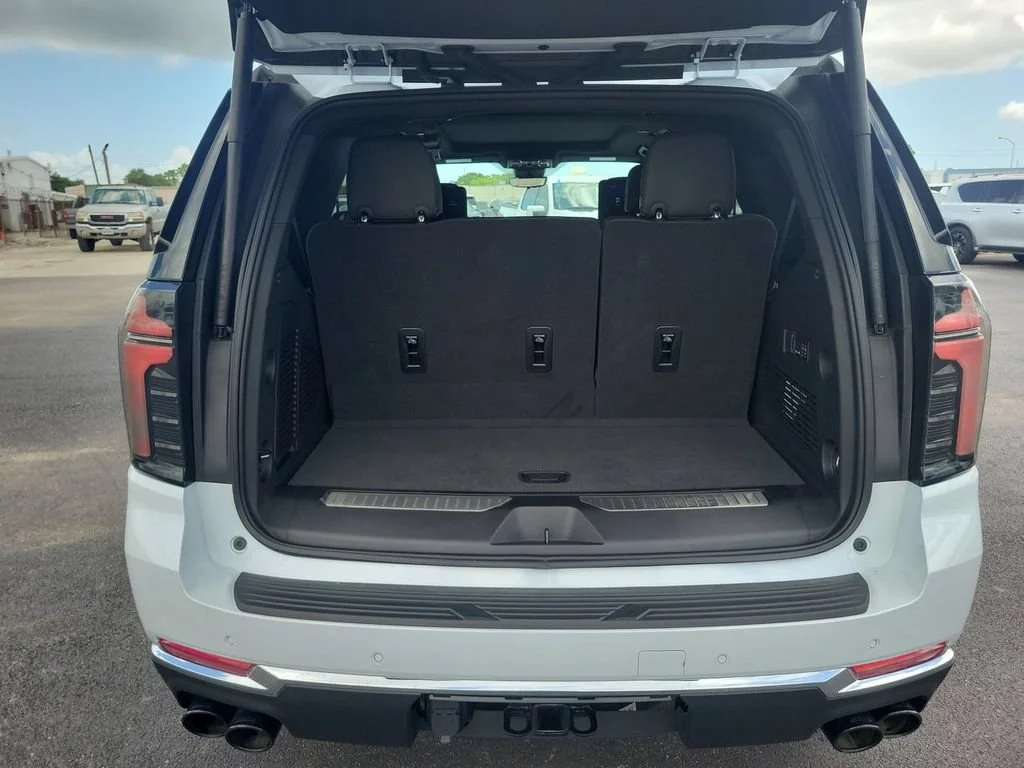 New 2026 Polar White Tricoat Chevrolet Premier image 27