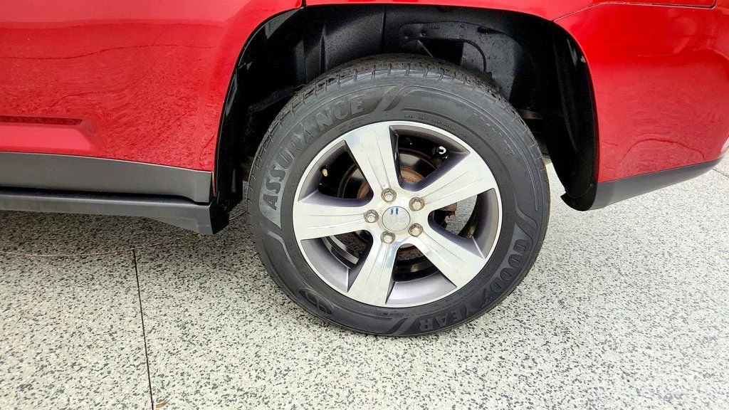 Used 2017 Deep Cherry Red Crystal Pearlcoat Jeep High Altitude 4x4 *Ltd Avail* w/ Sunroof & Remote Start image 9