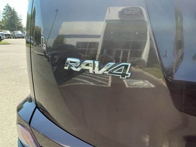Used 2018 Black Toyota XLE image 26