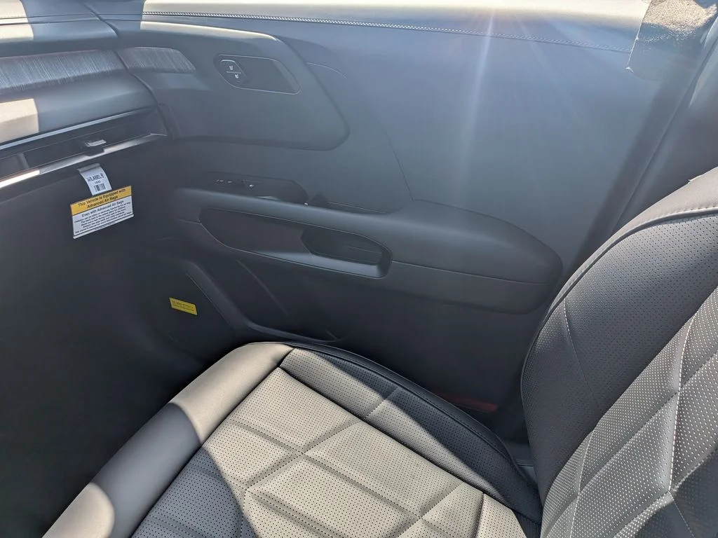 New 2027 Glacial White Pearl Kia X-Line SX-Prestige image 39
