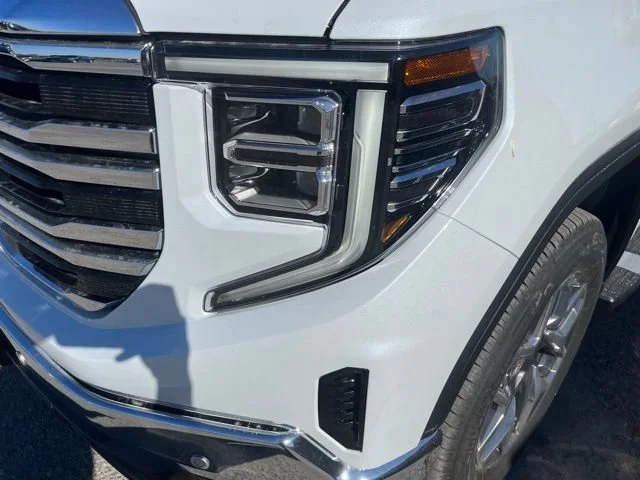 2026 GMC Sierra 1500 SLT - Photo 9