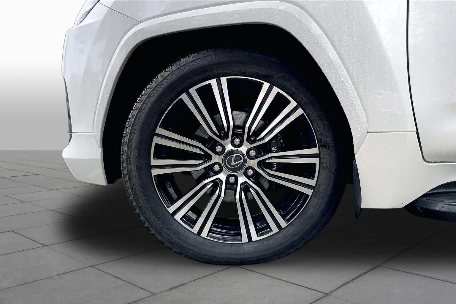 Used 2024 Eminent White Pearl Lexus Luxury image 10