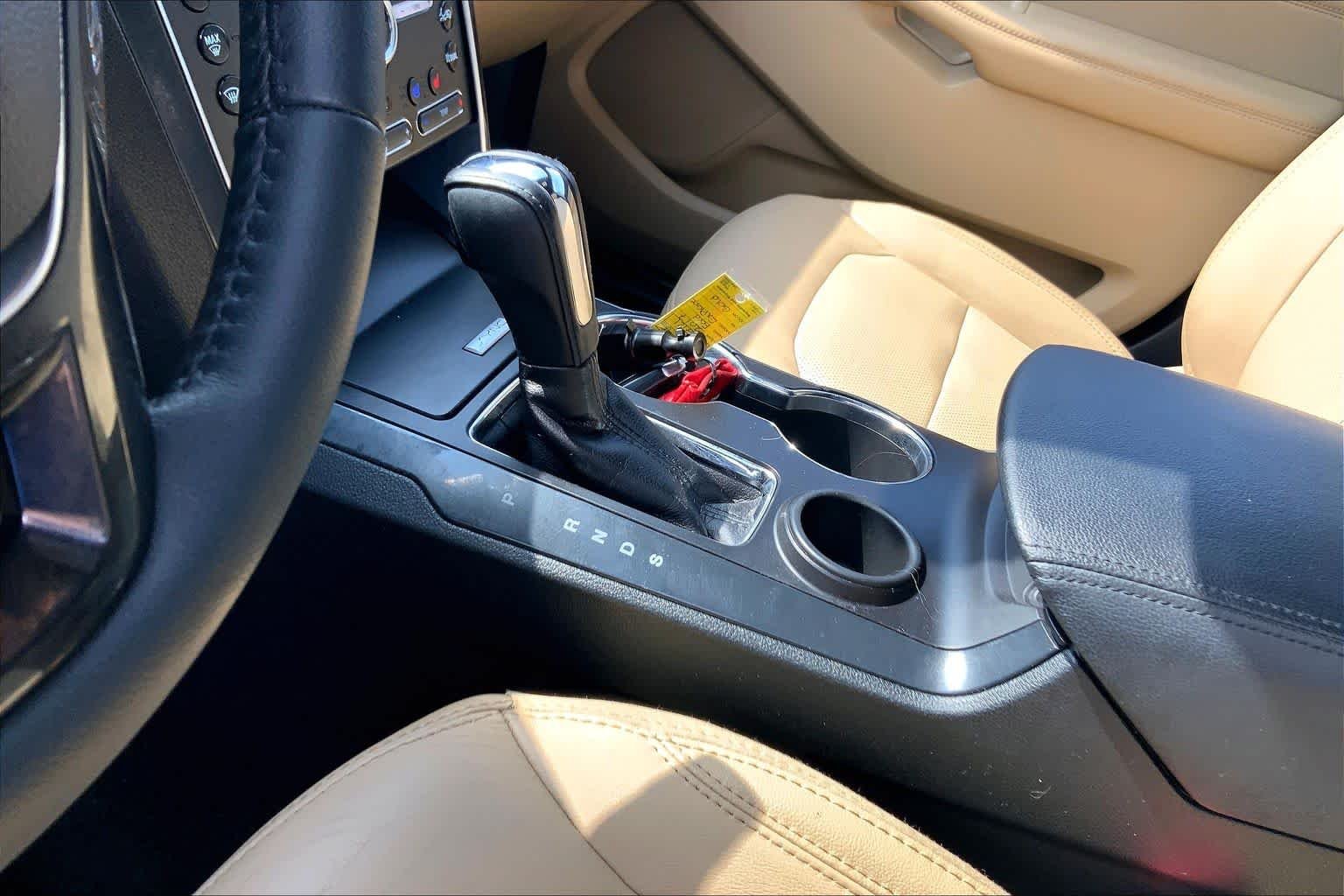 Used 2017 White Gold Metallic Ford Limited image 13