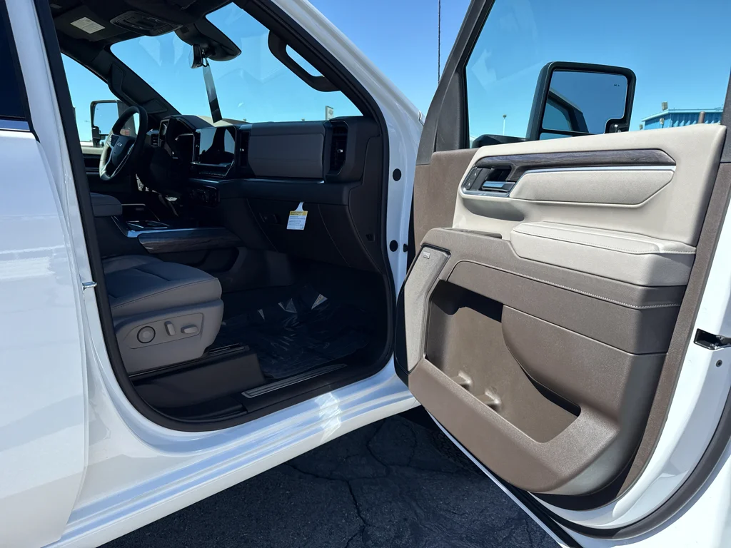 New 2026 Summit White Chevrolet LTZ image 19
